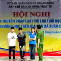 Công an xã Xuân Chinh tuyên truyền pháp luật cho học sinh