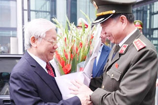 <a href="/tin-tuc-su-kien/tu-lieu" title="Tư liệu" rel="dofollow">Tư liệu</a>