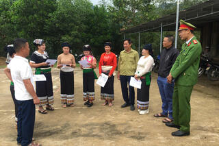<a href="/tin-tuc-su-kien/huong-ve-co-so2" title="Phong trào toàn dân bảo vệ ANTQ" rel="dofollow">Phong trào toàn dân bảo vệ ANTQ</a>