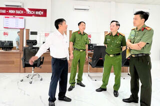 <a href="/tin-tuc-su-kien/tin-hoat-dong" title="Tin hoạt động" rel="dofollow">Tin hoạt động</a>