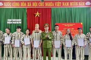<a href="/tin-tuc-su-kien/tin-hoat-dong" title="Tin hoạt động" rel="dofollow">Tin hoạt động</a>