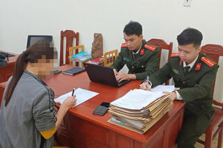 <a href="/tin-tuc-su-kien/huong-ve-co-so2" title="Phong trào toàn dân bảo vệ ANTQ" rel="dofollow">Phong trào toàn dân bảo vệ ANTQ</a>