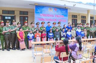 <a href="/tin-tuc-su-kien/tin-hoat-dong" title="Tin hoạt động" rel="dofollow">Tin hoạt động</a>