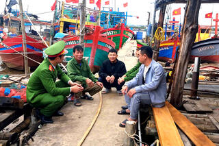 <a href="/tin-tuc-su-kien/tin-hoat-dong" title="Tin hoạt động" rel="dofollow">Tin hoạt động</a>