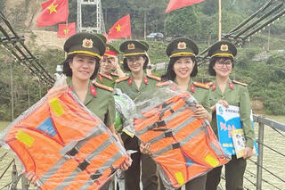 <a href="/tin-tuc-su-kien/tin-hoat-dong" title="Tin hoạt động" rel="dofollow">Tin hoạt động</a>