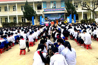 <a href="/tin-tuc-su-kien/tin-hoat-dong" title="Tin hoạt động" rel="dofollow">Tin hoạt động</a>