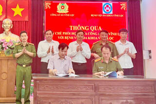 <a href="/tin-tuc-su-kien/tin-hoat-dong" title="Tin hoạt động" rel="dofollow">Tin hoạt động</a>