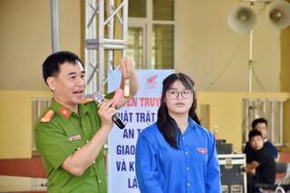 <a href="/tin-tuc-su-kien/tin-hoat-dong" title="Tin hoạt động" rel="dofollow">Tin hoạt động</a>