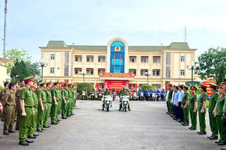 <a href="/tin-tuc-su-kien/tin-hoat-dong" title="Tin hoạt động" rel="dofollow">Tin hoạt động</a>