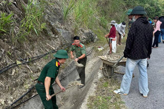 <a href="/tin-tuc-su-kien/tin-hoat-dong" title="Tin hoạt động" rel="dofollow">Tin hoạt động</a>