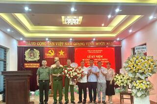 <a href="/tin-tuc-su-kien/tin-hoat-dong" title="Tin hoạt động" rel="dofollow">Tin hoạt động</a>