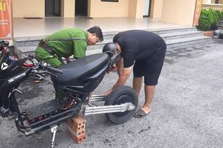 <a href="/tin-tuc-su-kien/tin-hoat-dong" title="Tin hoạt động" rel="dofollow">Tin hoạt động</a>