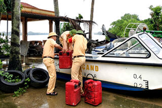 <a href="/tin-tuc-su-kien/tin-hoat-dong" title="Tin hoạt động" rel="dofollow">Tin hoạt động</a>