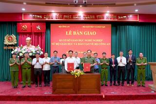 <a href="/tin-tuc-su-kien/tin-hoat-dong" title="Tin hoạt động" rel="dofollow">Tin hoạt động</a>