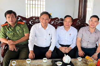 <a href="/tin-tuc-su-kien/tin-hoat-dong" title="Tin hoạt động" rel="dofollow">Tin hoạt động</a>