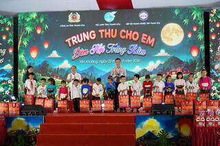 <a href="/tin-tuc-su-kien/tin-hoat-dong" title="Tin hoạt động" rel="dofollow">Tin hoạt động</a>