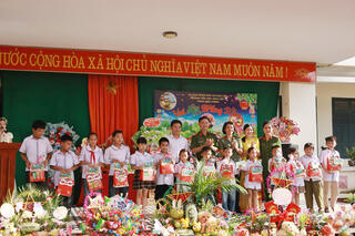 <a href="/tin-tuc-su-kien/tin-hoat-dong" title="Tin hoạt động" rel="dofollow">Tin hoạt động</a>