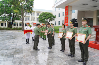 <a href="/tin-tuc-su-kien/tin-hoat-dong" title="Tin hoạt động" rel="dofollow">Tin hoạt động</a>