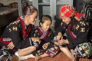 <a href="/tin-tuc-su-kien/tin-hoat-dong" title="Tin hoạt động" rel="dofollow">Tin hoạt động</a>