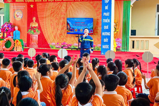 <a href="/tin-tuc-su-kien/tin-hoat-dong" title="Tin hoạt động" rel="dofollow">Tin hoạt động</a>