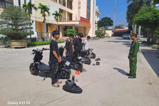<a href="/tin-tuc-su-kien/tin-hoat-dong" title="Tin hoạt động" rel="dofollow">Tin hoạt động</a>