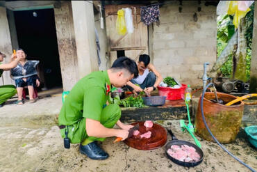 <a href="/tin-tuc-su-kien/huong-ve-co-so2" title="Phong trào toàn dân bảo vệ ANTQ" rel="dofollow">Phong trào toàn dân bảo vệ ANTQ</a>