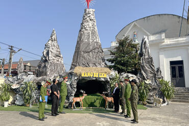 <a href="/tin-tuc-su-kien/tin-hoat-dong" title="Tin hoạt động" rel="dofollow">Tin hoạt động</a>