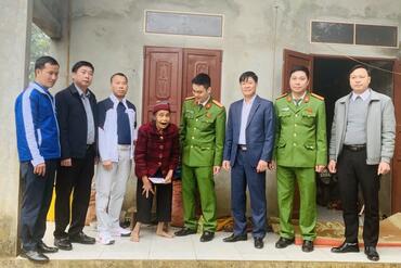 <a href="/tin-tuc-su-kien/tin-hoat-dong" title="Tin hoạt động" rel="dofollow">Tin hoạt động</a>