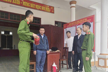 <a href="/tin-tuc-su-kien/tin-hoat-dong" title="Tin hoạt động" rel="dofollow">Tin hoạt động</a>