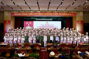 <a href="/tin-tuc-su-kien/tin-hoat-dong" title="Tin hoạt động" rel="dofollow">Tin hoạt động</a>