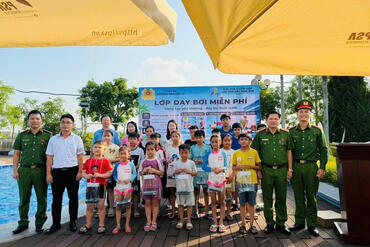 <a href="/tin-tuc-su-kien/tin-hoat-dong" title="Tin hoạt động" rel="dofollow">Tin hoạt động</a>