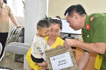 <a href="/tin-tuc-su-kien/tin-hoat-dong" title="Tin hoạt động" rel="dofollow">Tin hoạt động</a>