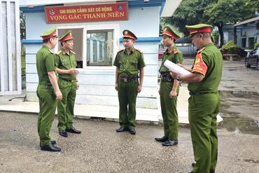 <a href="/tin-tuc-su-kien/tin-hoat-dong" title="Tin hoạt động" rel="dofollow">Tin hoạt động</a>