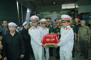 <a href="/tin-tuc-su-kien/tin-hoat-dong" title="Tin hoạt động" rel="dofollow">Tin hoạt động</a>
