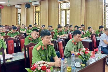 <a href="/tin-tuc-su-kien/tin-hoat-dong" title="Tin hoạt động" rel="dofollow">Tin hoạt động</a>