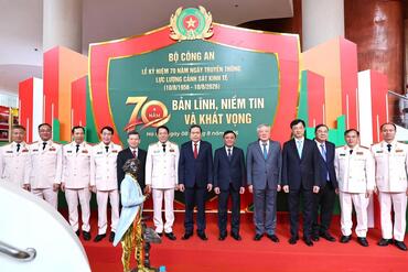 <a href="/tin-tuc-su-kien/tin-hoat-dong" title="Tin hoạt động" rel="dofollow">Tin hoạt động</a>
