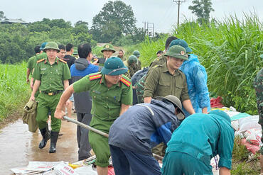 <a href="/tin-tuc-su-kien/tin-hoat-dong" title="Tin hoạt động" rel="dofollow">Tin hoạt động</a>