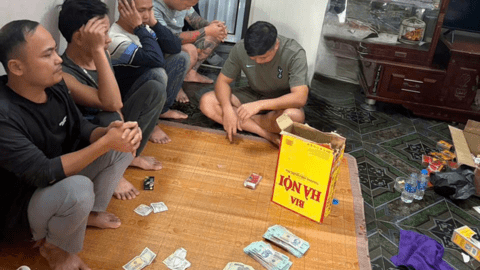 Phòng Cảnh sát Hình sự triệt phá sới đánh bạc bắt giữ 09 đối tượng, thu giữ hơn 140 triệu đồng