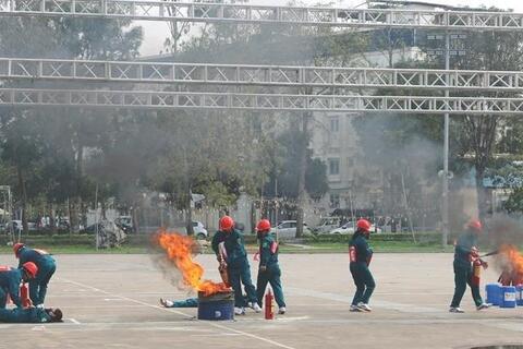 Hoằng Hóa tổ chức hội thi nghiệp vụ chữa cháy và cứu nạn, cứu hộ “Tổ liên gia an toàn PCCC”