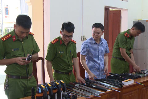 Công an huyện Như Thanh: Bắt giữ đối tượng mua bán, tàng trữ trái phép vũ khí, công cụ hỗ trợ