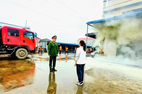 Tổ chức thực tập phương án chữa cháy  tại Công ty TNHH Giày Victoria Việt Nam.
