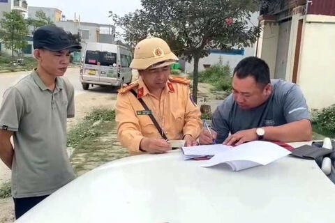 Tăng cường xử lý xe hết niên hạn sử dụng, quá hạn đăng kiểm hoạt động tại các địa bàn nông thôn, vùng sâu, vùng xa