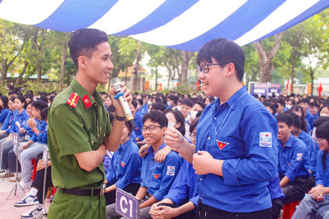 Thành phố Sầm Sơn: Tuyên truyền kỹ năng phòng, chống đuối nước cho học sinh trường THPT Nguyễn Thị Lợi