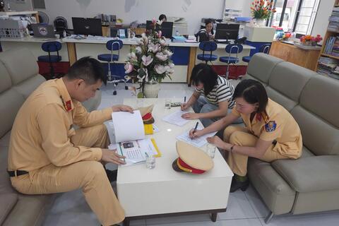 Tăng cường tuyên truyền, bảo đảm trật tự, an toàn giao thông đường bộ đối với xe ô tô chở trẻ em mầm non, học sinh