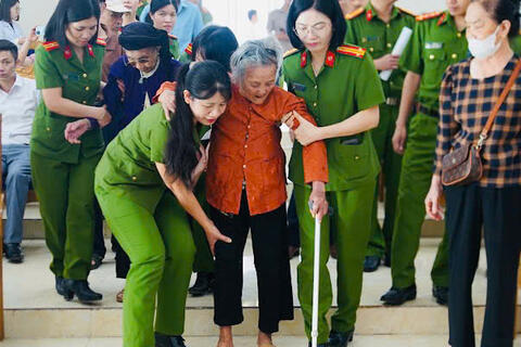Hành trình lặng lẽ đi tìm danh tính cho những anh hùng liệt sĩ