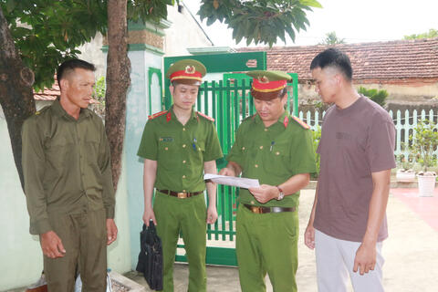 Lực lượng Công an xã nỗ lực phục vụ Nhân dân, bảo đảm an ninh, trật tự trên địa bàn cả trong những ngày nghỉ