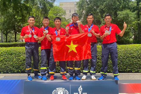 Hai cán bộ Cảnh sát Phòng cháy, chữa cháy và cứu nạn, cứu hộ Công an tỉnh Thanh Hóa giành Huy chương Bạc tại Đại hội thể thao Cảnh sát và Cứu hỏa thế giới