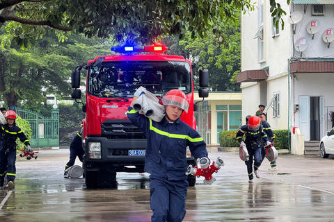 Công an tỉnh Thanh Hóa tổ chức kiểm tra định kỳ huấn luyện nghiệp vụ chữa cháy và CNCH 6 tháng cuối năm 2025