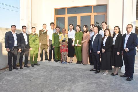 Bàn giao nhà tình nghĩa cho hộ gia đình đặc biệt khó khăn tại phường Tĩnh Gia