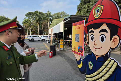 Tuyên truyền, vận động người dân cài đặt app báo cháy 114